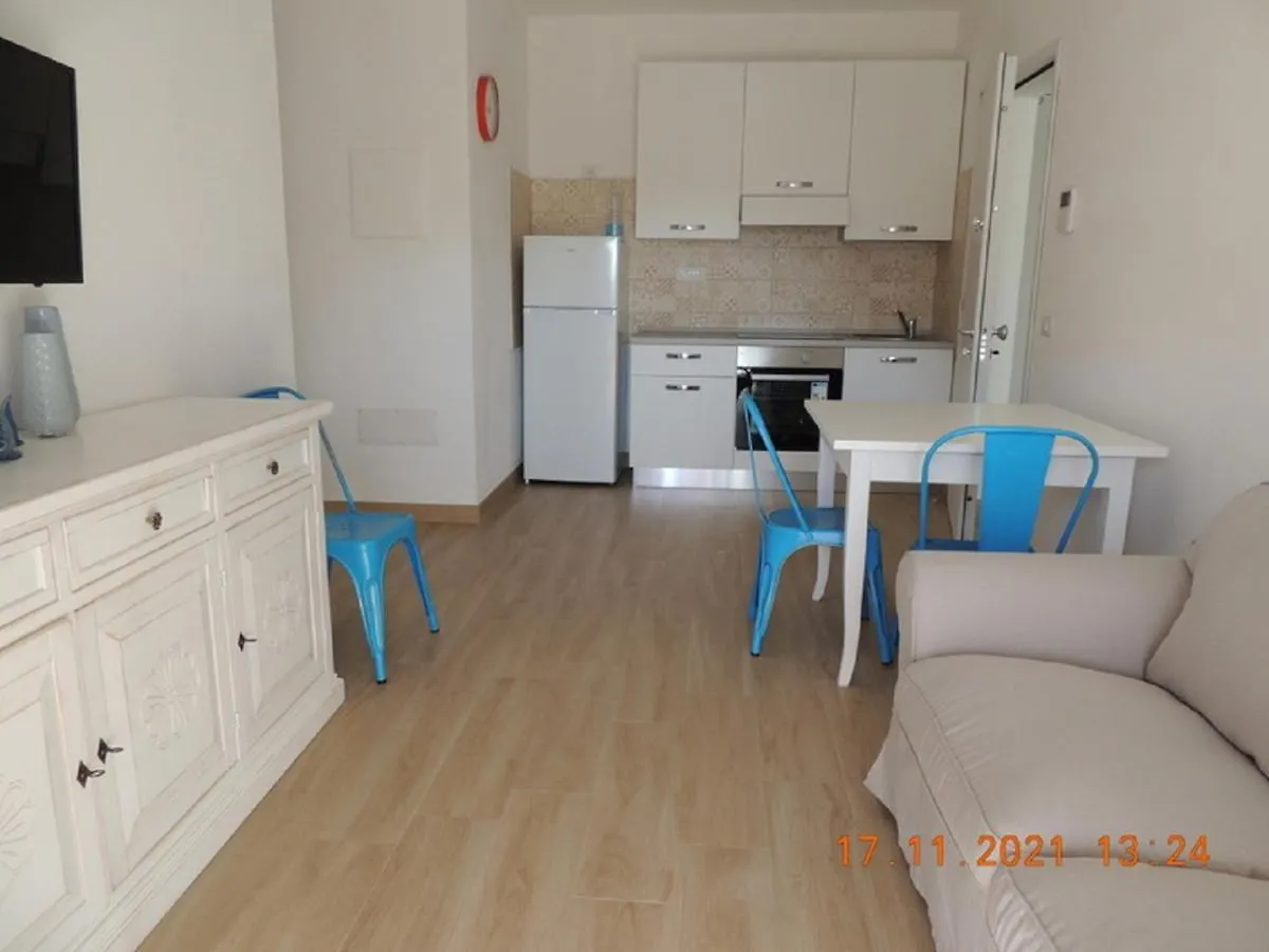 Elena Di Gallura - Reina - 1 Di 3 Appartamenti - Oristano Apartament